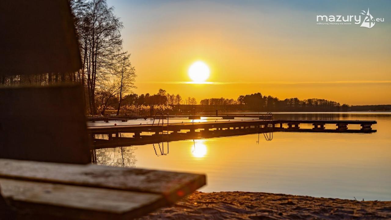 Dom Nad Jeziorem Tajty Giżycko Exterior foto